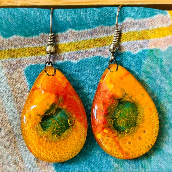 Vintage Amber Teardrop Earrings with Pierced Wire - Picture 4 of 6